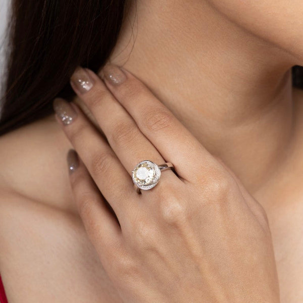 Golden Radiance Solitaire Ring