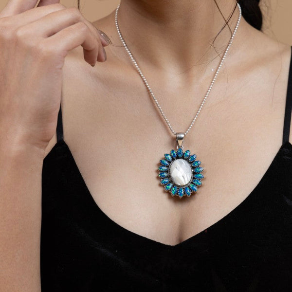 Elegant Blue Radiance Pendant