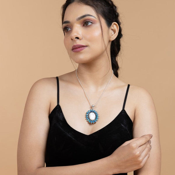 Elegant Blue Radiance Pendant