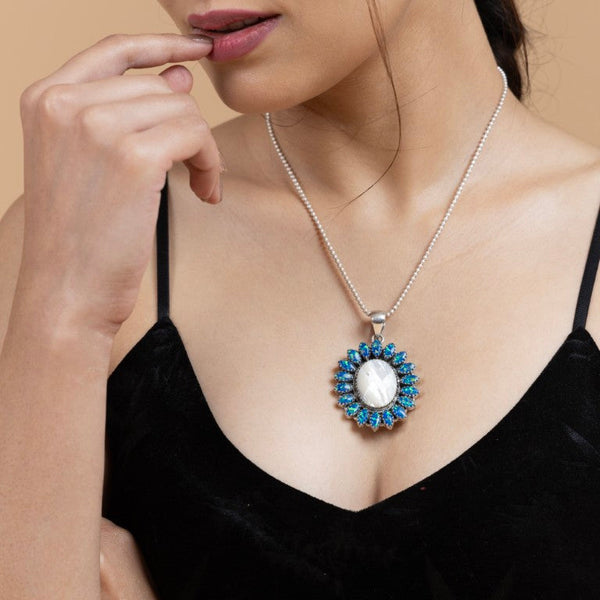 Elegant Blue Radiance Pendant