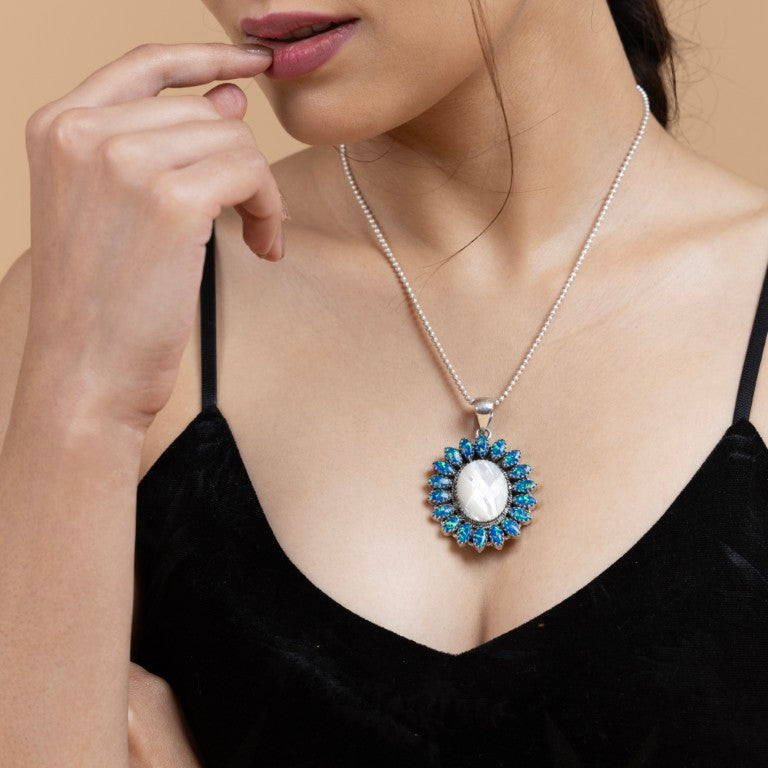 Elegant Blue Radiance Pendant