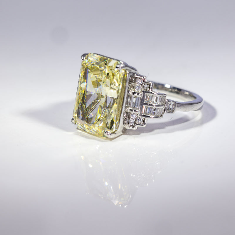 Golden Radiance Cushion-Cut Ring