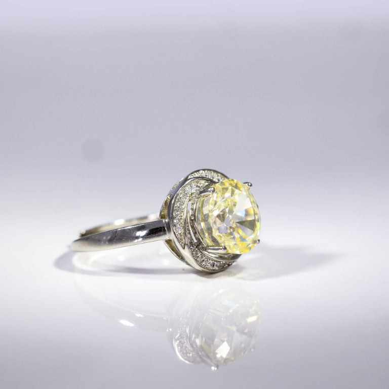 Golden Radiance Solitaire Ring
